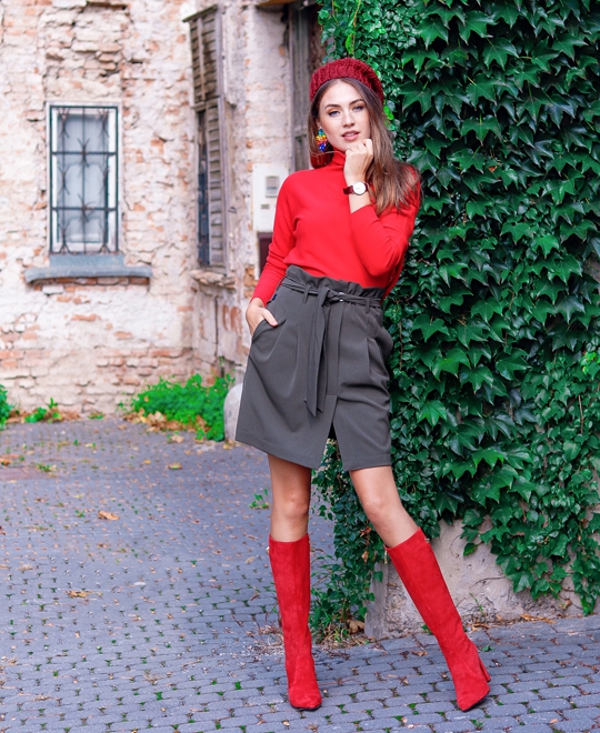 magenta_bratislava_red_autumn